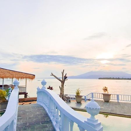 Gili Beachfront Suites Quần đảo Gili Ngoại thất bức ảnh