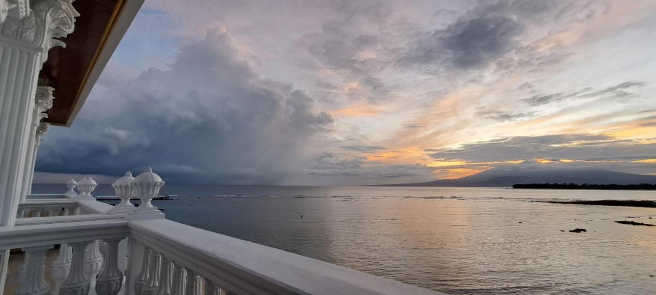 Gili Beachfront Suites Quần đảo Gili Ngoại thất bức ảnh